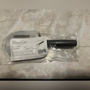 The Pampered Chef Pizza Cutter - New